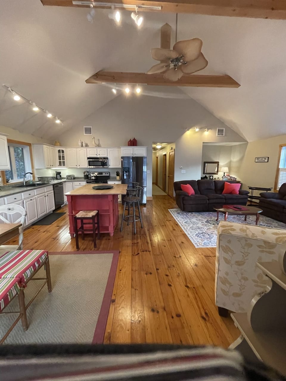 Soaring cathedral ceilings!