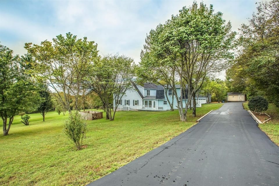 Driveway entrance to your getaway 