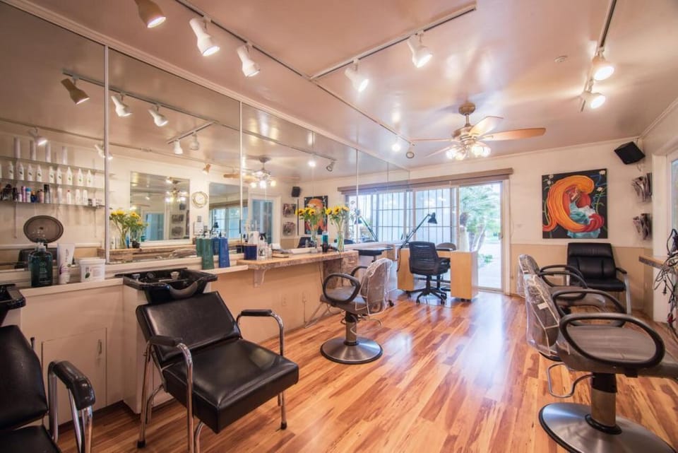 Salon