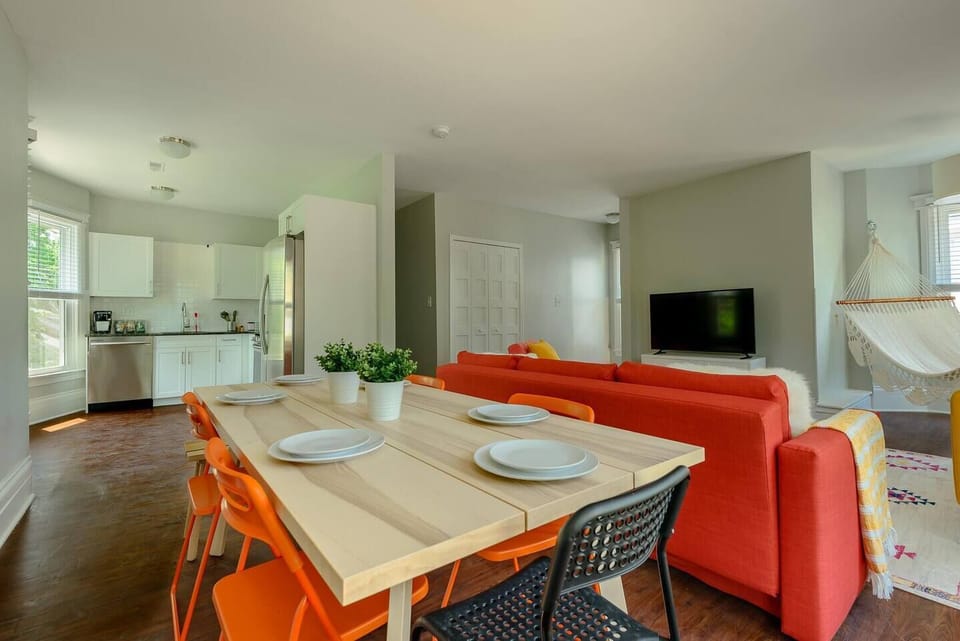 "The bright and cheery units offered the perfect amount of space for the 9 of us to socialize while ensuring we also had very comfortable sleeping arrangements for those of us spending the weekend." - Jennifer, 5 Star Review