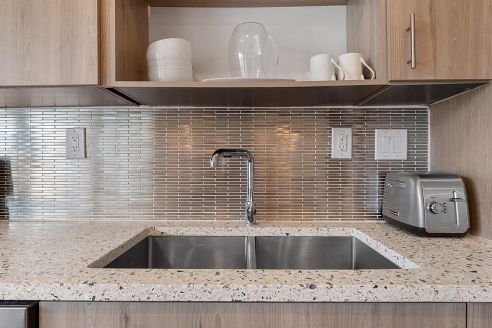 Kitchen sink detail