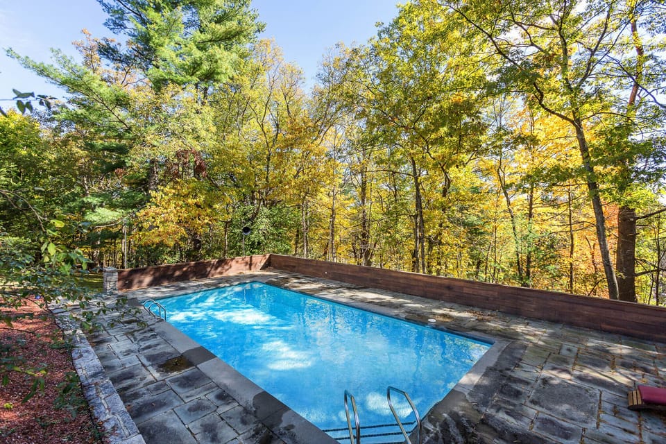 **The pool is temporarily closed for maintenance**