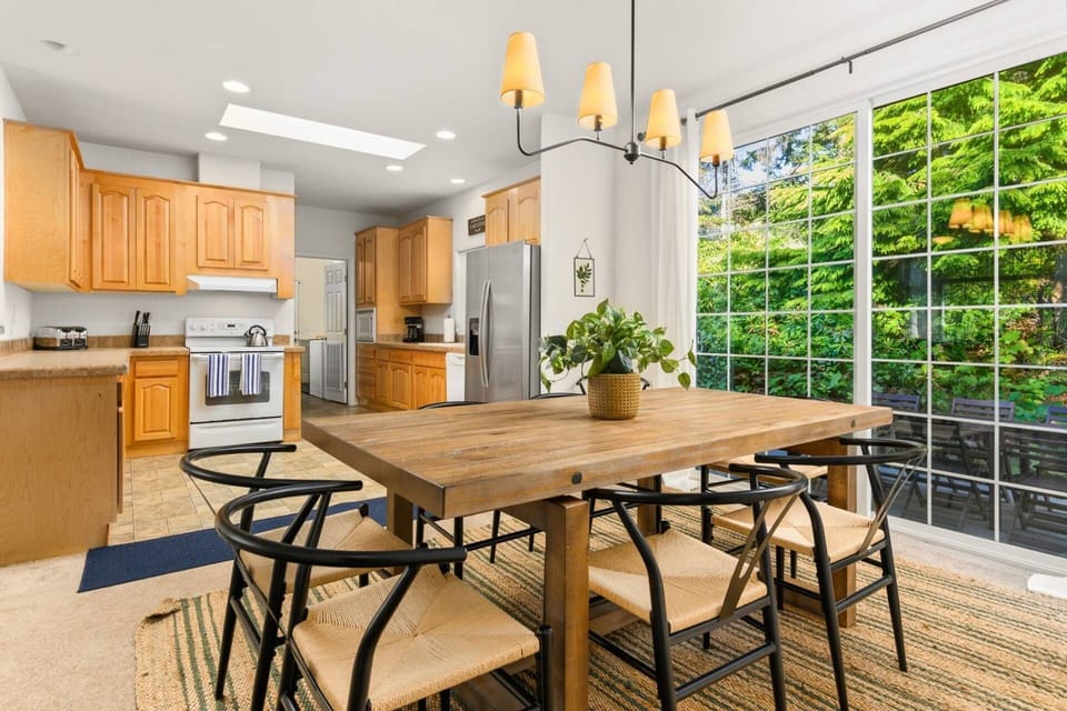 "We enjoyed the open floor plan for spending time together cooking and eating." - Diane