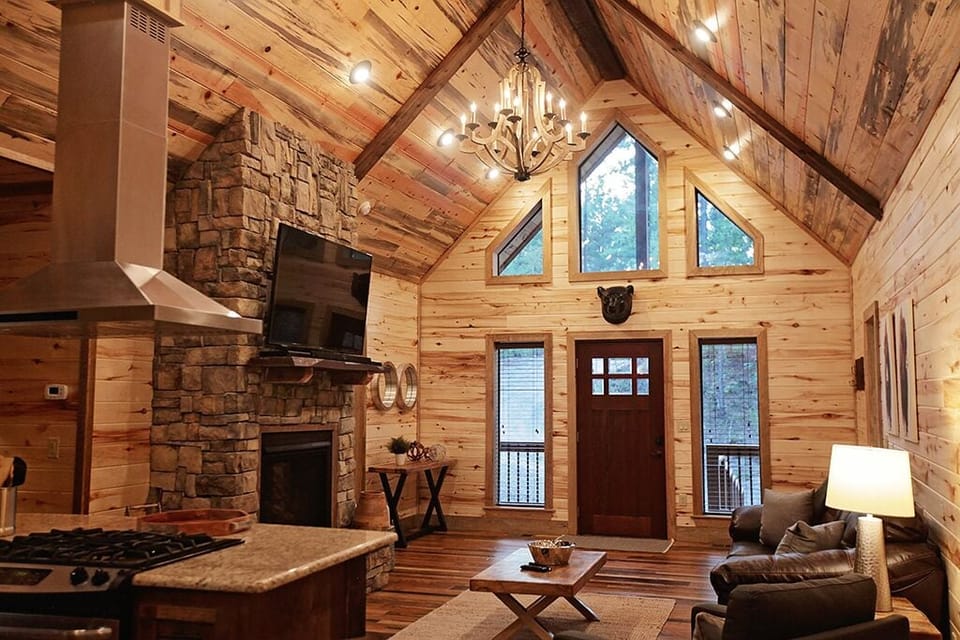 Rustic_Luxury_Cabins-Broken_Bow_Cabins-Rustic_Retreat-Living_Room_(1)