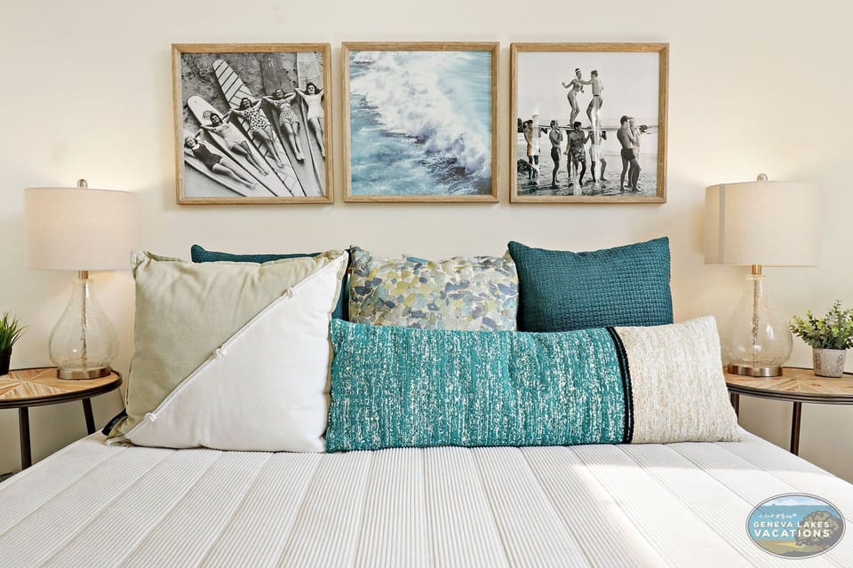Queen bedroom, shared bathroom
