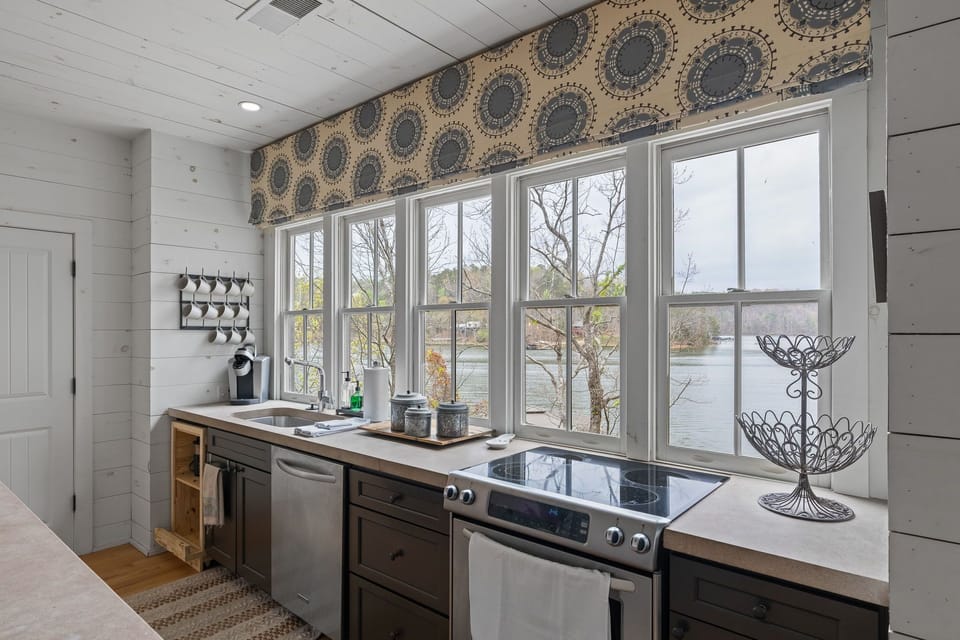 Views from almost every room, even the kitchen!!