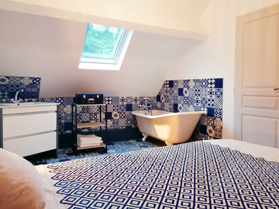 Bath tub