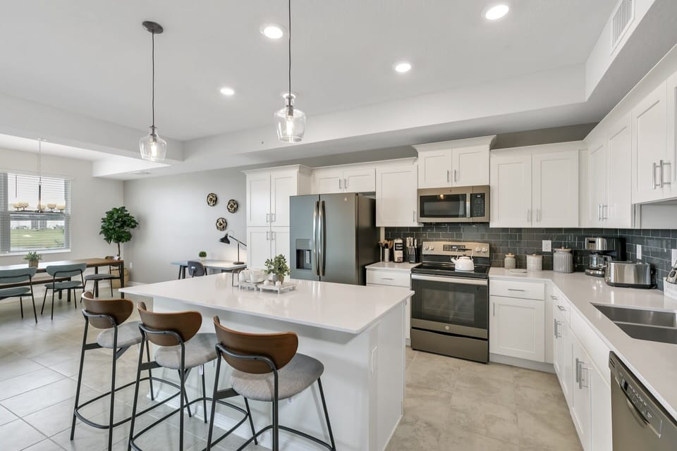 Fully equipped kitchen area.