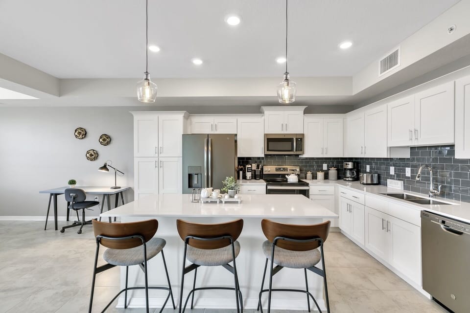 Fully equipped kitchen area.