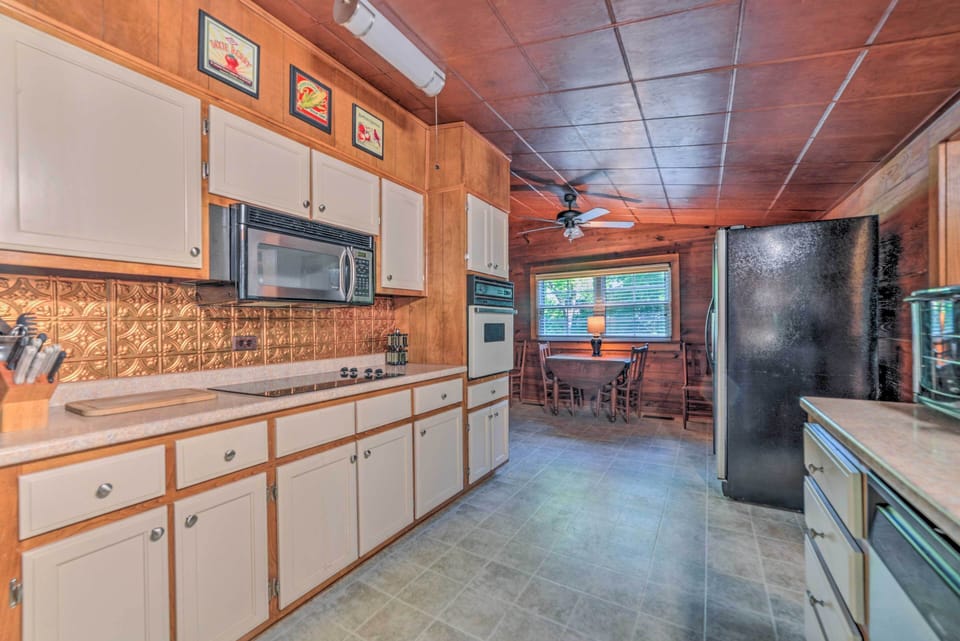 Fully Equipped Kitchen | 1st Floor | Blender | Cooking Basics