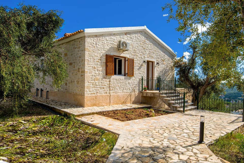 Stone Faceted Entrance