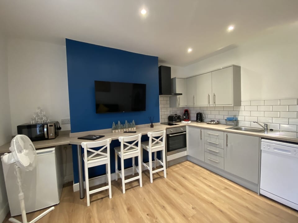 Apt 6 - 2 bed apartment - king - twin - sofa bed