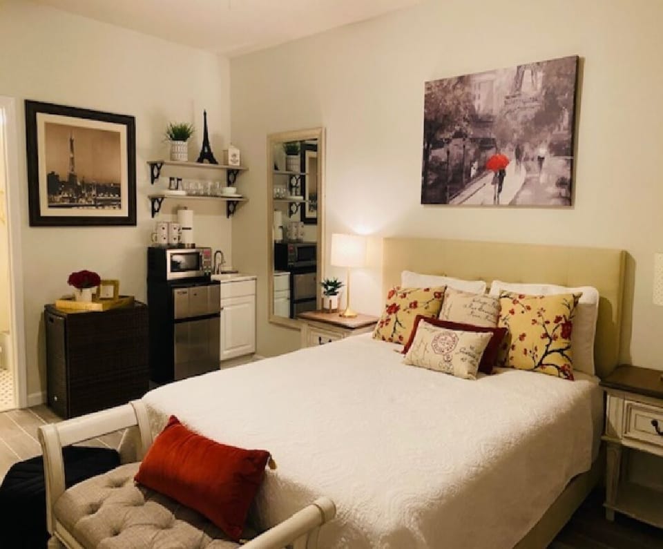 The Paris Suite - your Paris-themed guest suite in Carolina Beach awaits!