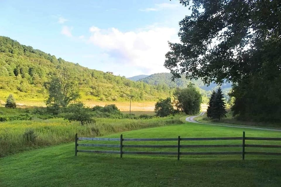 Elevation Vacation Rentals - Slatyfork Homestead