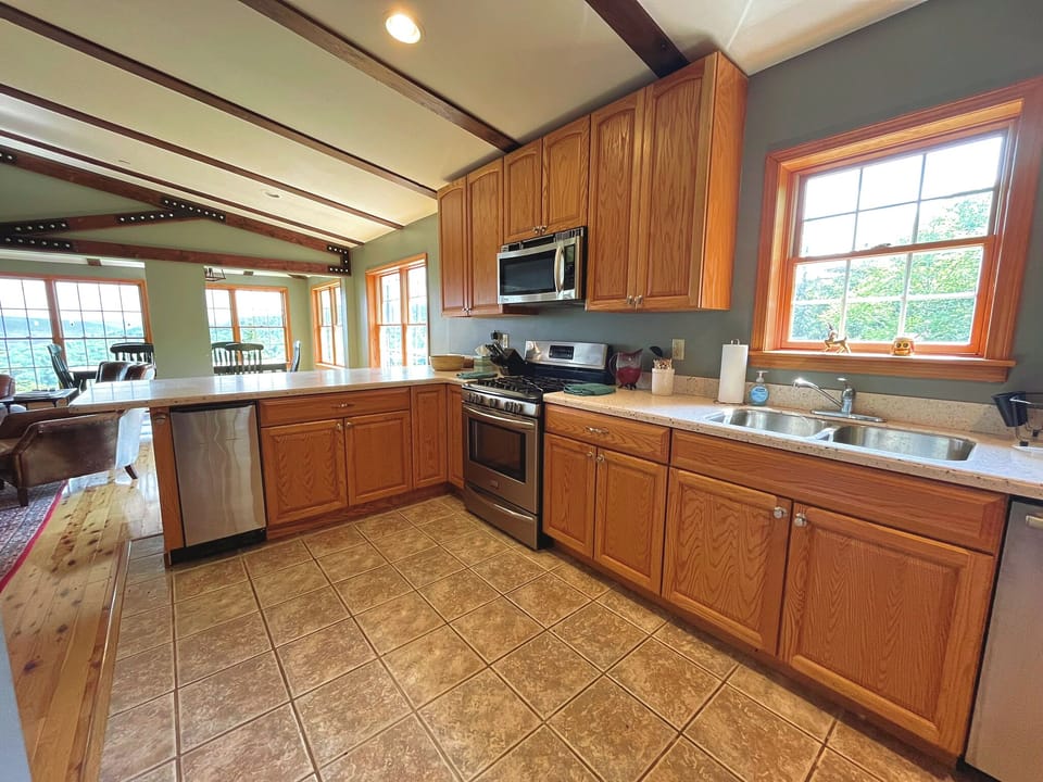 Elevation Vacation Rentals - Sunrise 1 - Great Room (7)