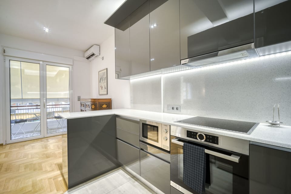 Fully equipped modern state-of-the-art kitchen with all supplies and utensils