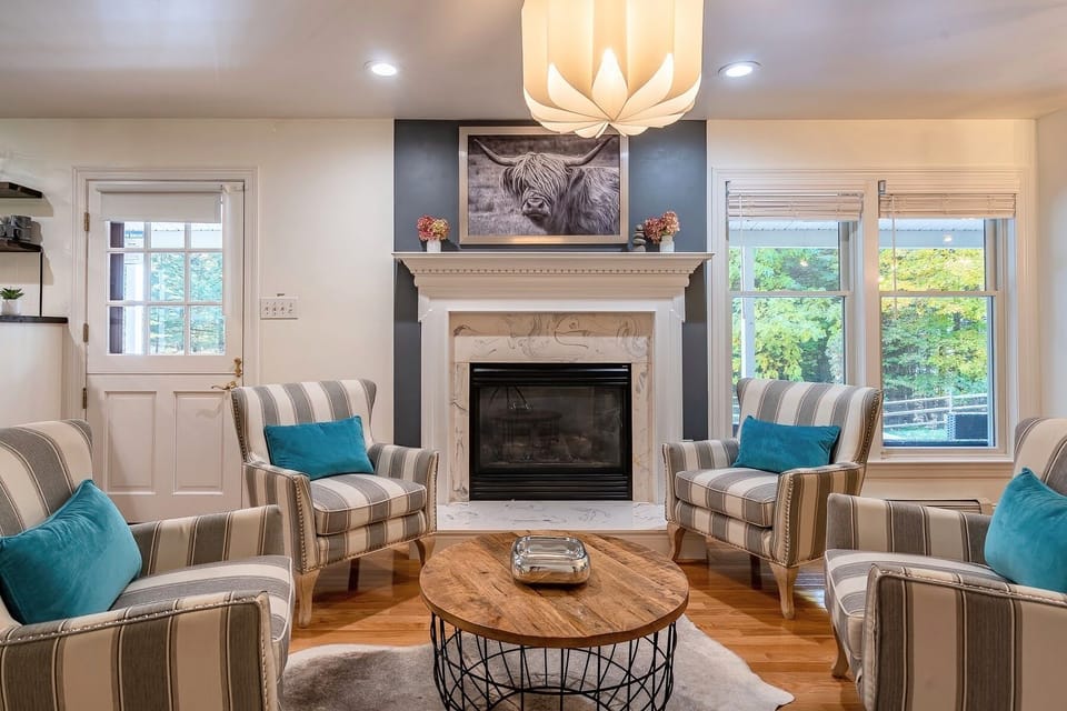 Fire place sitting area