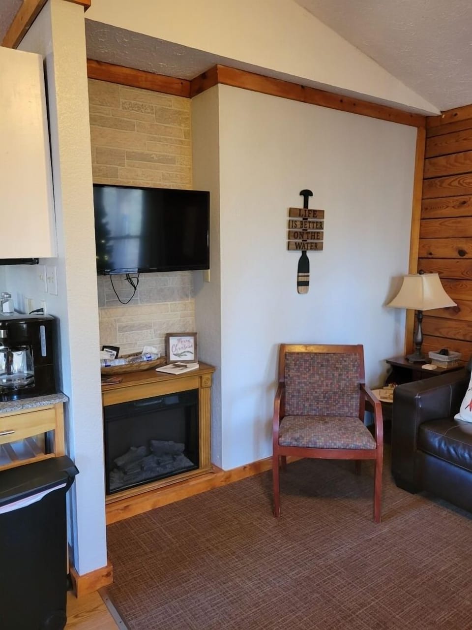 Livingroom with electric fireplace