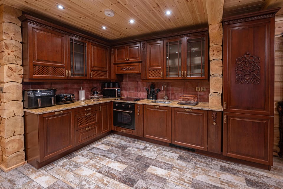 With its spacious dining room and kitchen area, this 14 berth villa is ideal for hosting large family gatherings.
