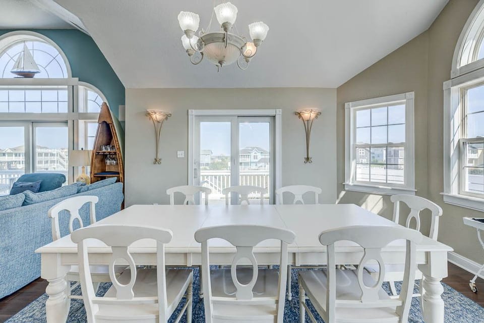 Top-Level Dining Room with Table (seats 8)