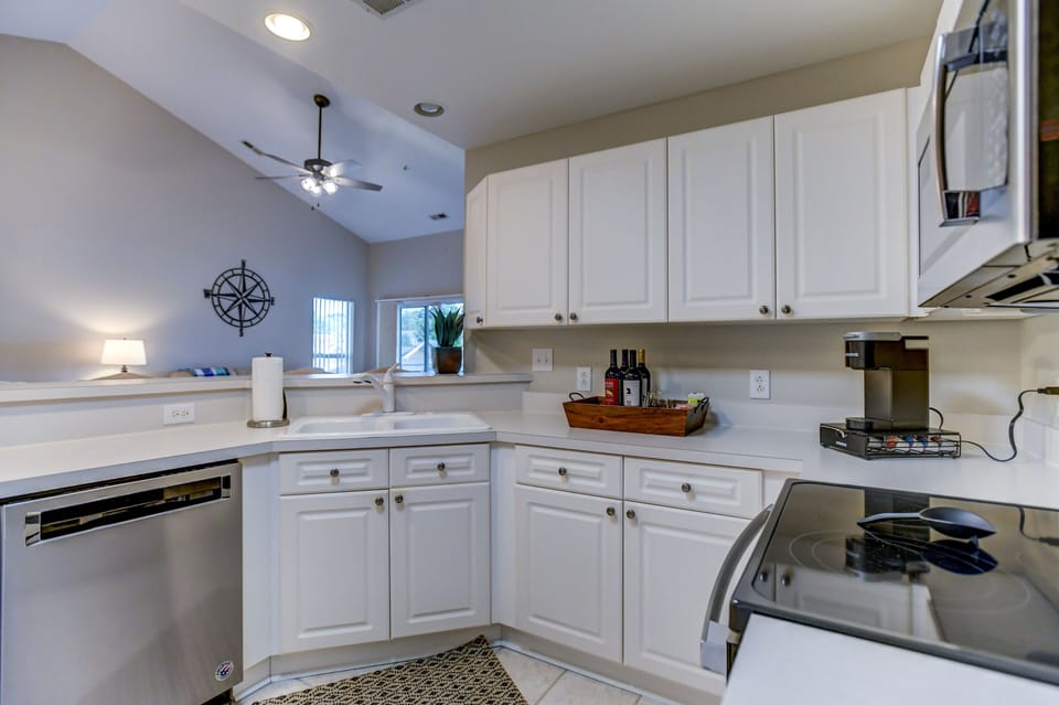 Kitchen to prep all your group meals with bar seating for 5.