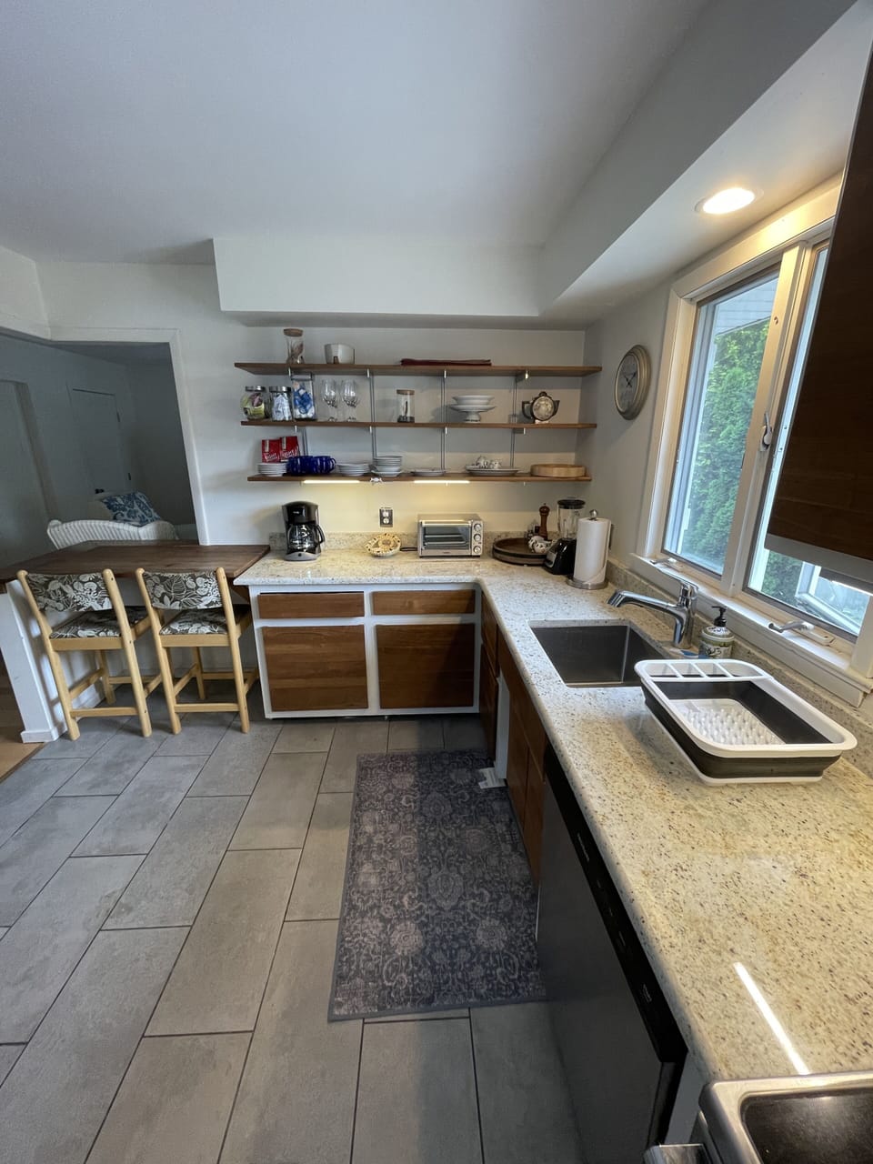 New granite counter top, sink and faucet , premium appliances