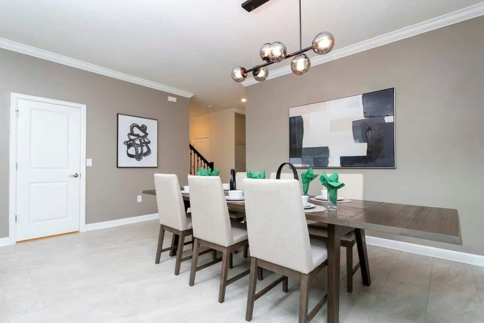 Great Decor at Dining Area