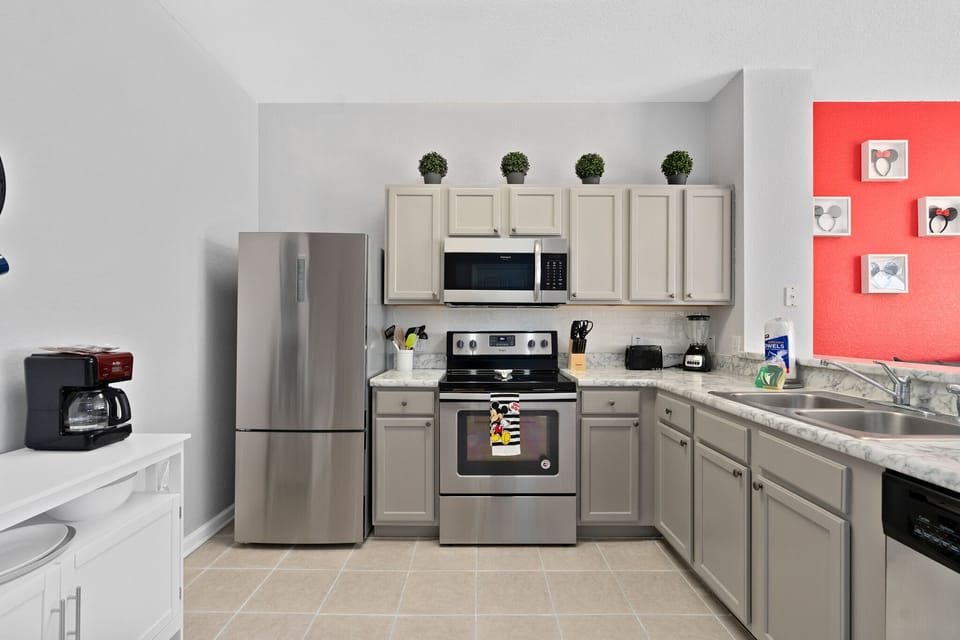 Full kitchen with everything you need