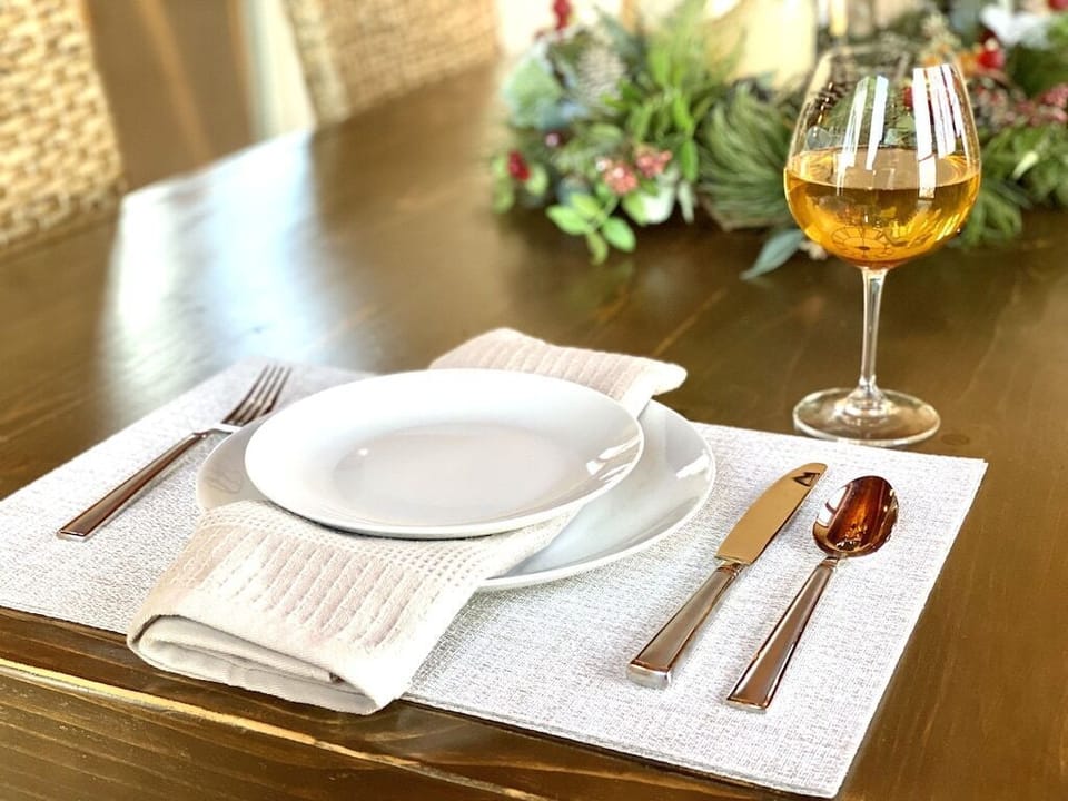 Premium dining service for 12