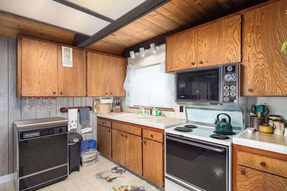 Full Kitchen with Portable Dishwashing Machine and Electric Stove