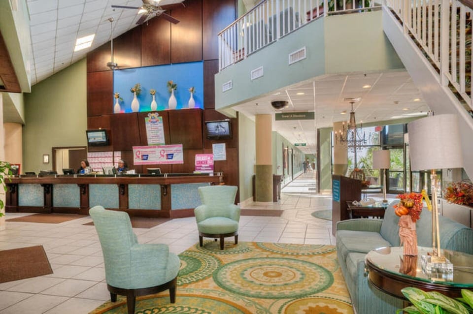 Get together with friends in the lobby and discuss dinner plans.