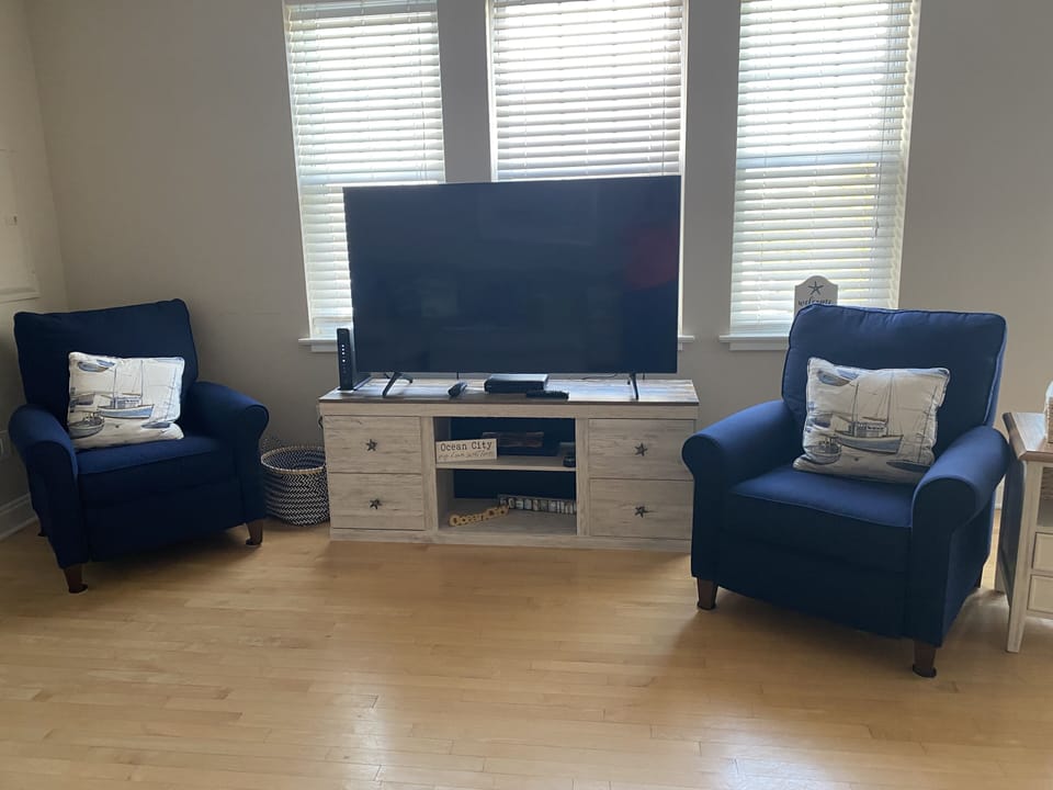 Large smart  TV w upgraded cable for all the local sports and Lifetime movies!