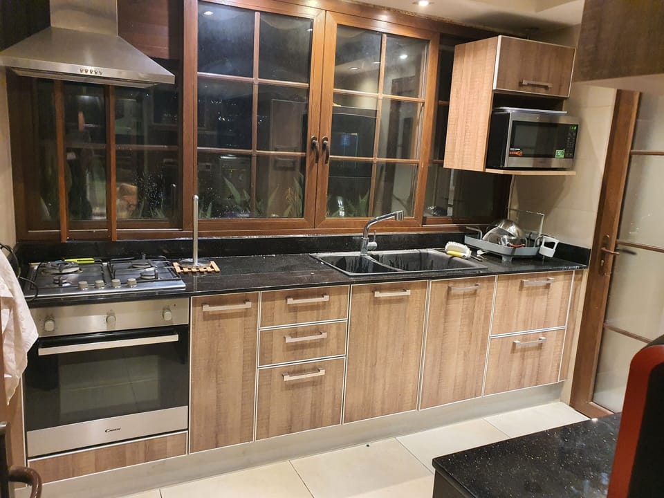 kitchen with fully equipped and washing machine 