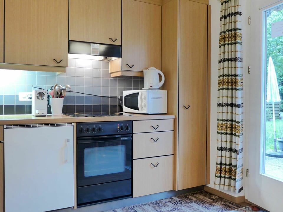 Cabinetry, Countertop, Property, Furniture, Building, Drawer, Kitchen, Kitchen Stove, Kitchen Appliance, Wood