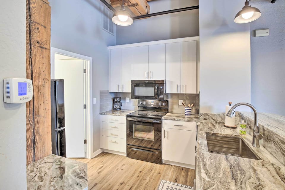 Fully Equipped Kitchen | Microwave