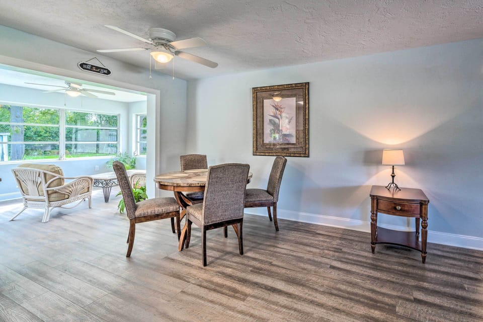 Living Room | 4-Person Dining Table