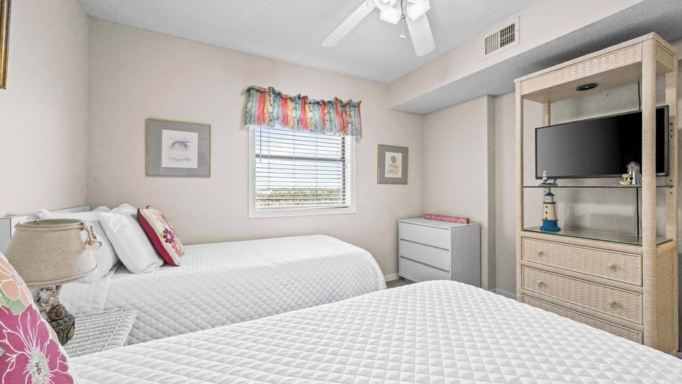 Guest bedroom
