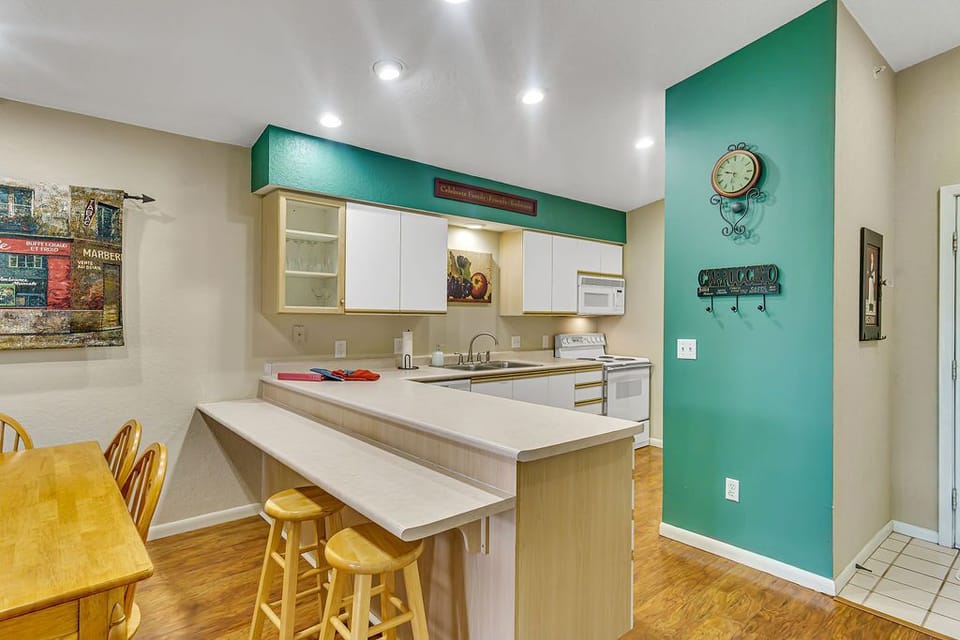Bar / Kitchen