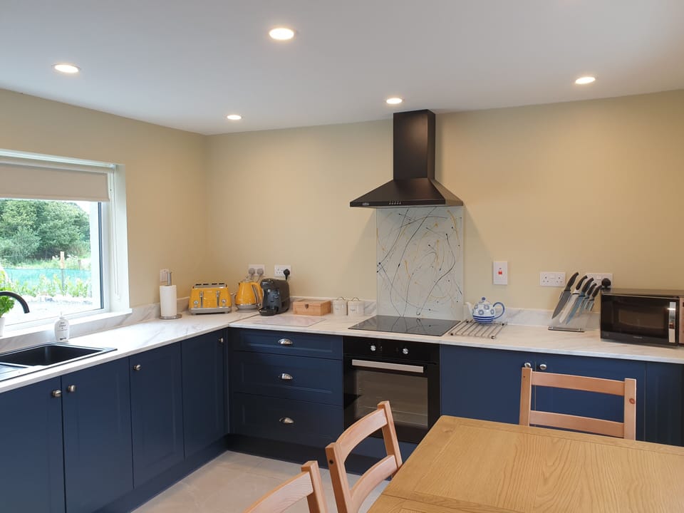 Fully equipped kitchen/diner