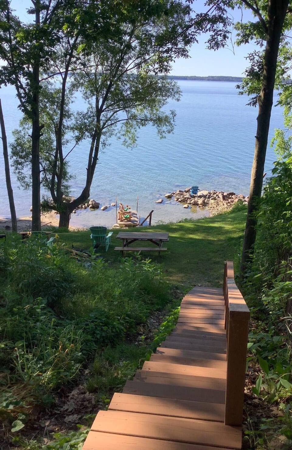 24+12=36 steps to waterfront
Not recommended for those with mobility issues