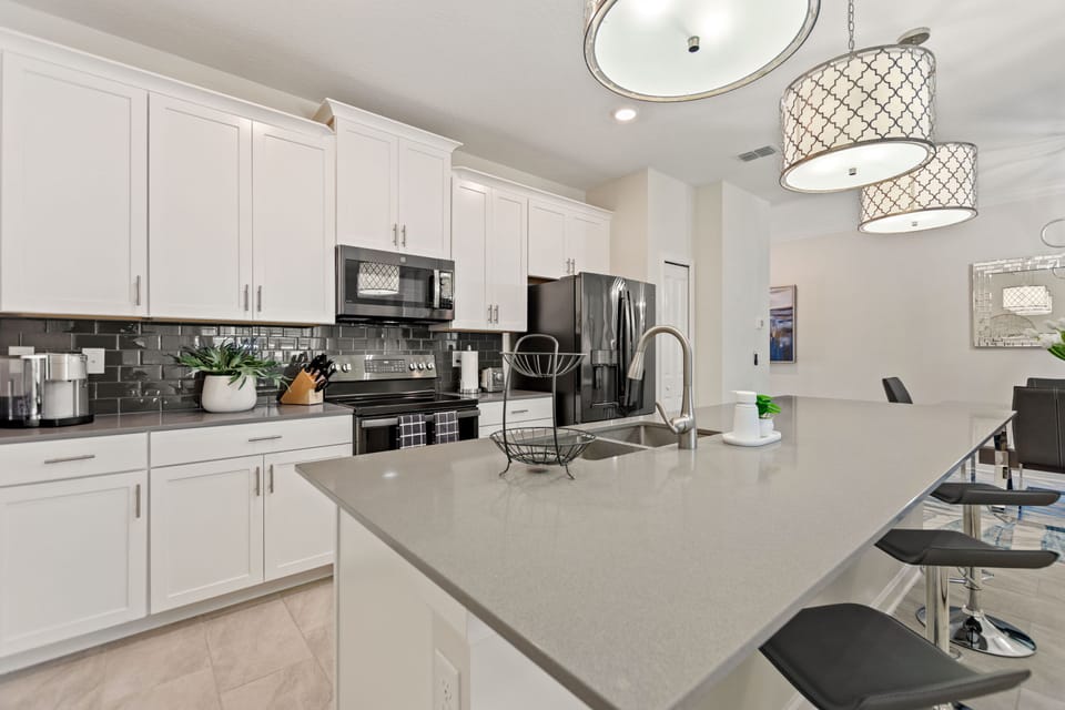 Fully-equipped kitchen with counter-top