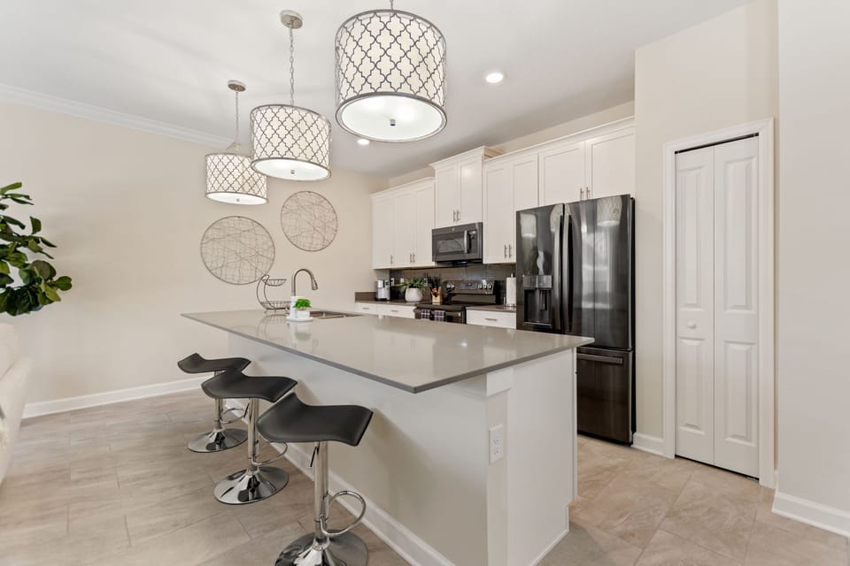 Fully-equipped kitchen with counter-top