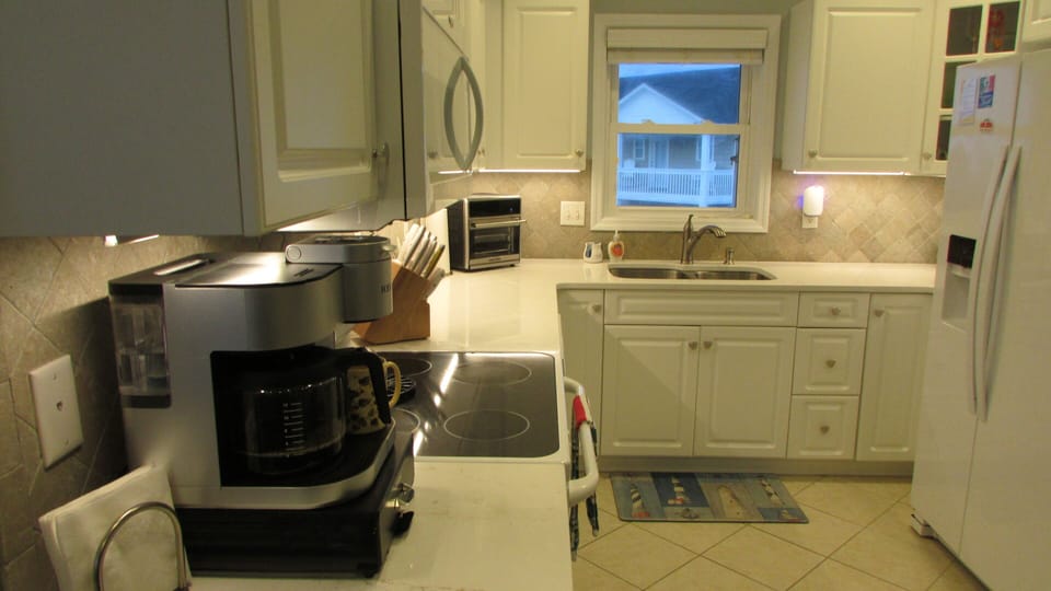 Kitchen 2
