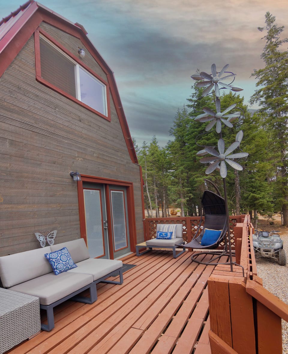 Relaxing patio to watch the stars or wildlife (seating available May- October)