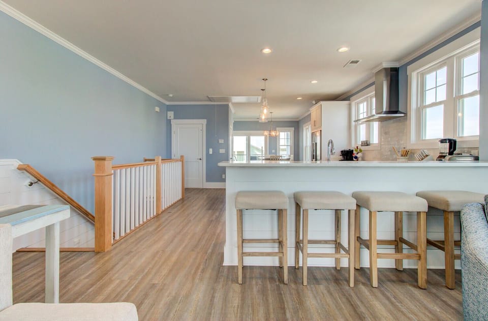 Kitchen Breakfast Bar