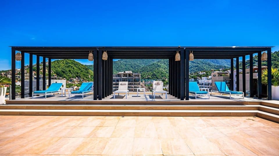Pool Lounge area