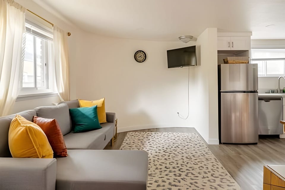 Living room 3 image 1