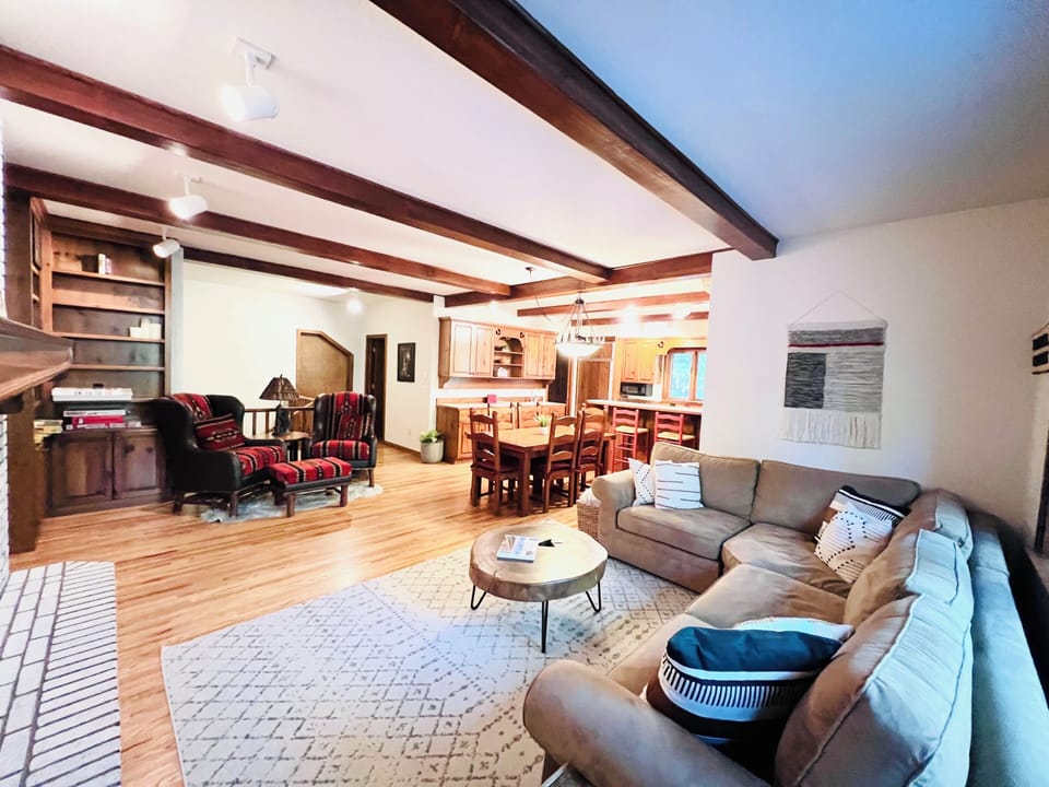 Large upstairs living/dining area. Expanding dining table.