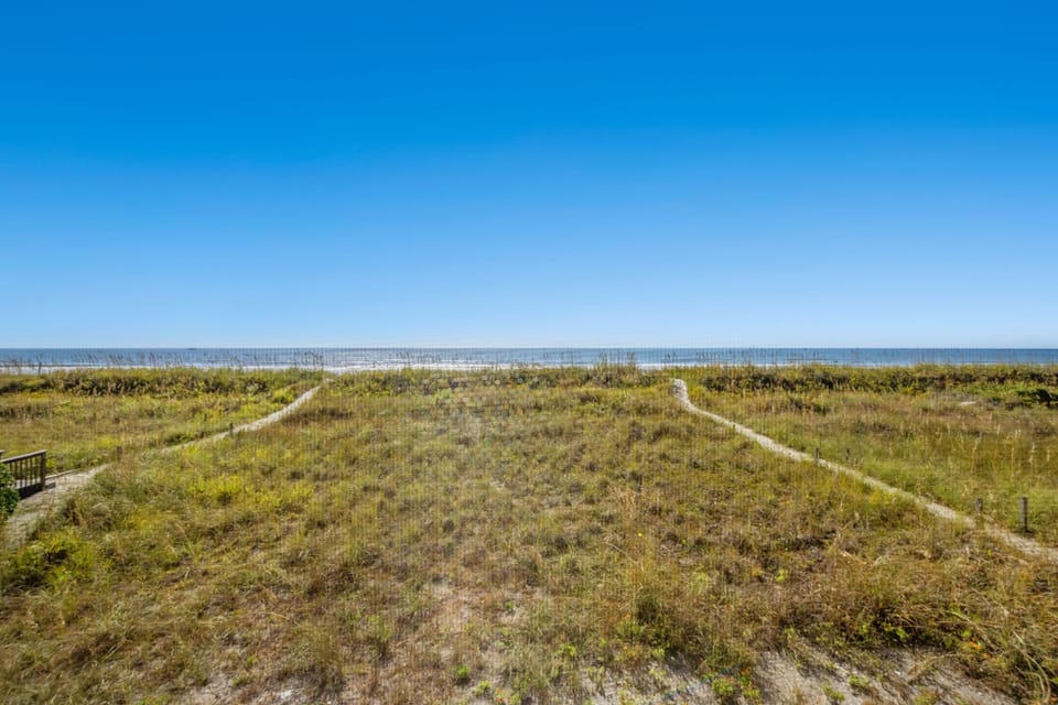 Let your eyes absorb the blue of the sky & sea in endless views.