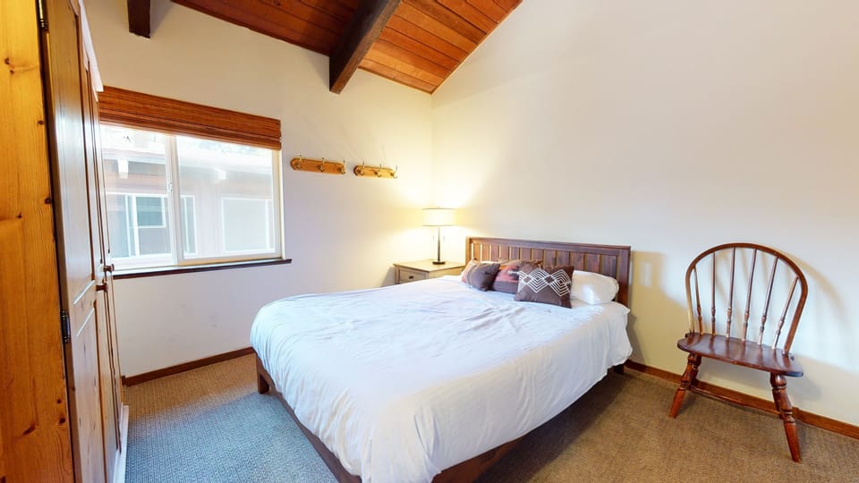 Bedroom, Indoors, Room, Chair, Furniture